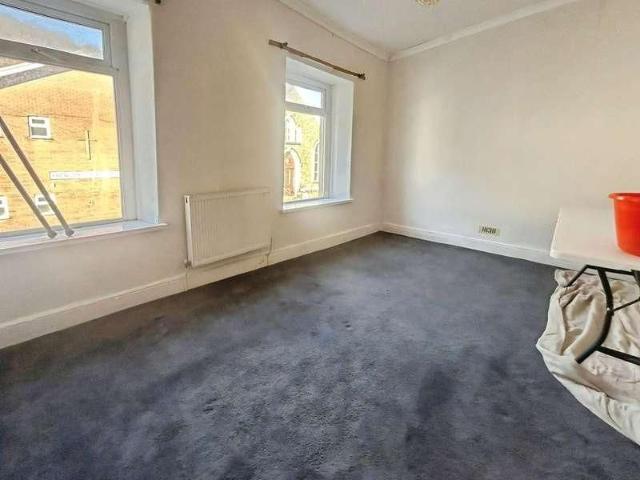 De Winton Terrace, Llanbradach, CF83