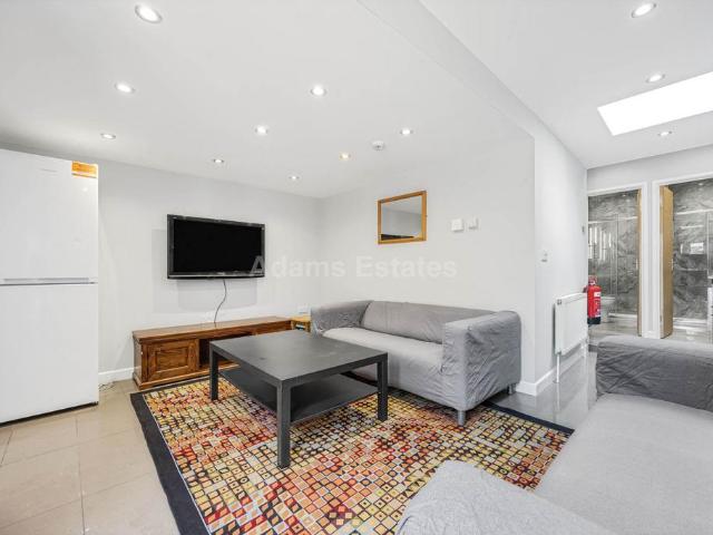 De Beauvoir Road, Reading 7 bed terraced house to rent £4,375 pcm £1,010 pw