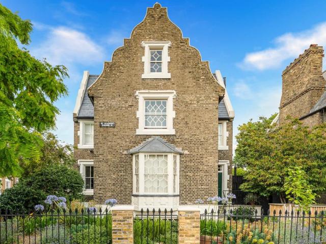 De Beauvoir Square, De Beauvoir. 3 bed detached house to rent £9,000 pcm £2,077 pw