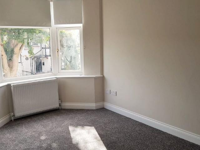 De Bohun Avenue, Southgate N14, 3 bed flat to rent, £2,200 pcm | PrimeLocation