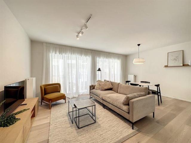 De Brouckere, 2 bed furnished flat renovated in 2023