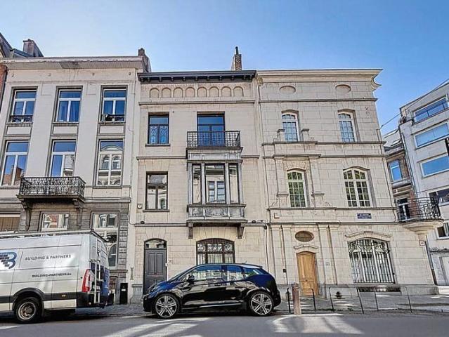 De Crayer: a splendid, renovated 5 bedroom mansion