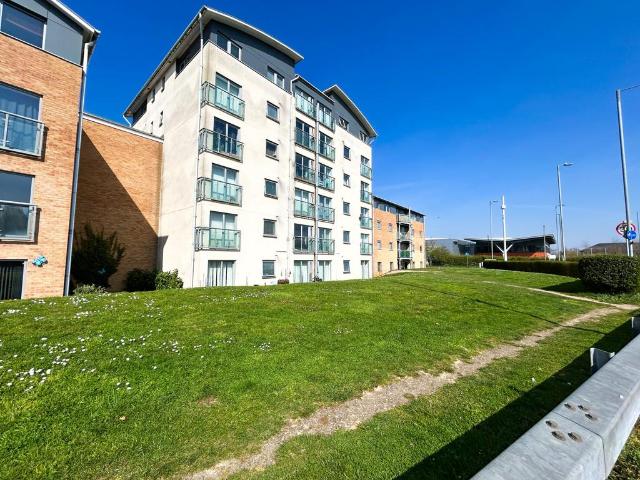 De Grey Road, Colchester CO4 2 bed apartment to rent £950 pcm £219 pw