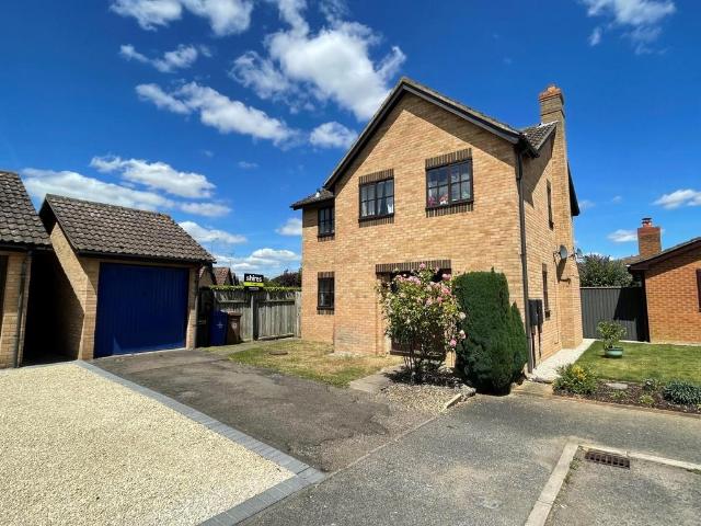De Havilland Court, Mildenhall IP28 4 bed detached house to rent £1,685 pcm £389 pw