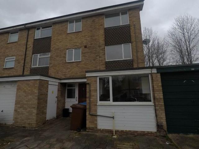 De Havilland Close, Hatfield, Hertfordshire AL10, 6 bed shared accommodation to rent, £2,800 pcm | PrimeLocation