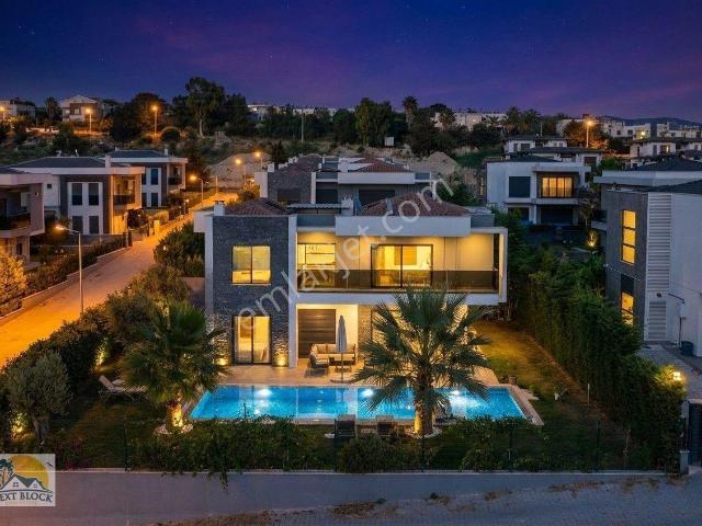 Değirmendere’de En Ön Konum, Full Eşyalı & Özel Havuzlu Lüks Villa!
