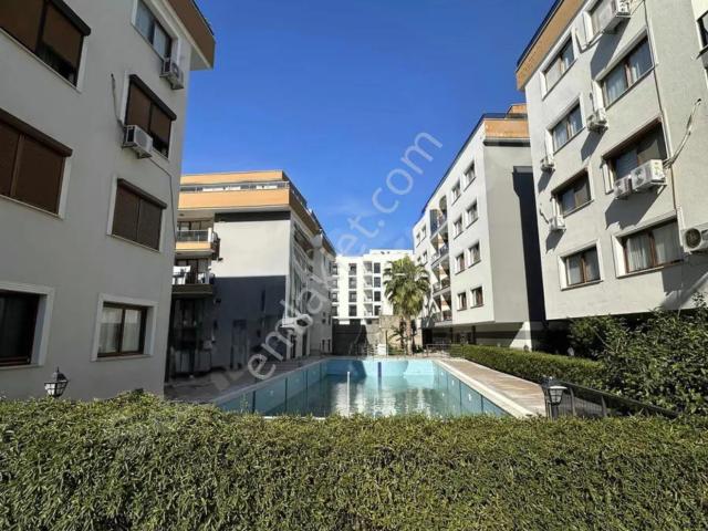 Değirmendere’de Havuzlu Site İçerisinde Full Eşyalı 2+1 Satılık Daire