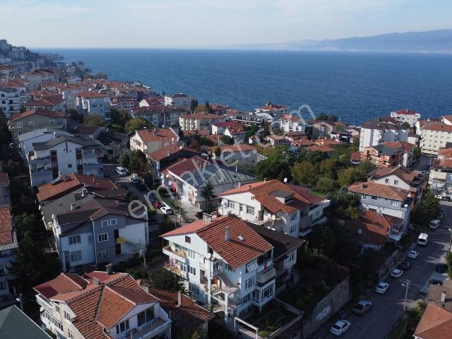 Değirmendere Deniz Manzaralı Satılık Müstakil Bina