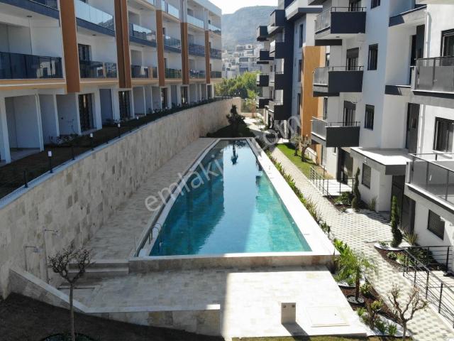 Değirmendere Mevkiinde Doğalgazlı Asansörlü Otoparklı Yüzme Havuzlu Sitede 2+1 3+1 Daireler