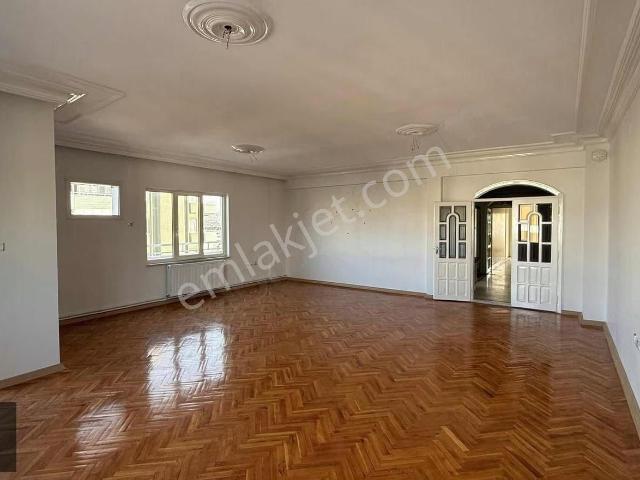 Değirmiçem Mah. Satılık 3 + 1 Bakımlı Daire