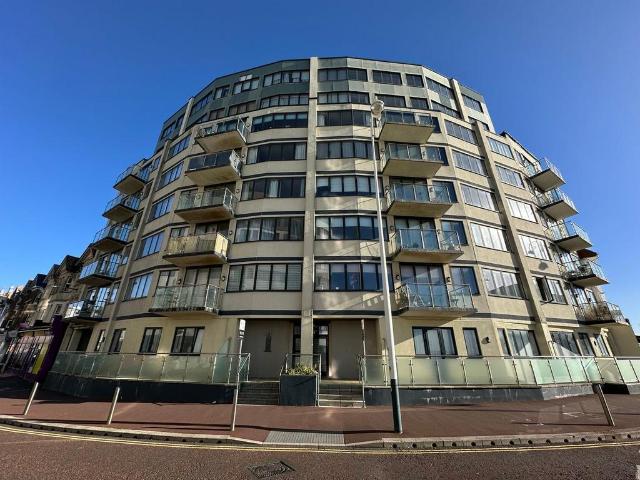 De La Warr Heights, 1 Marina, Bexhill. 3 bed apartment to rent £1,450 pcm £335 pw