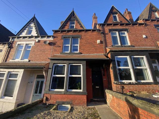De Lacy Mount Room 2, West. 1 bed in a house share to rent £695 pcm £160 pw