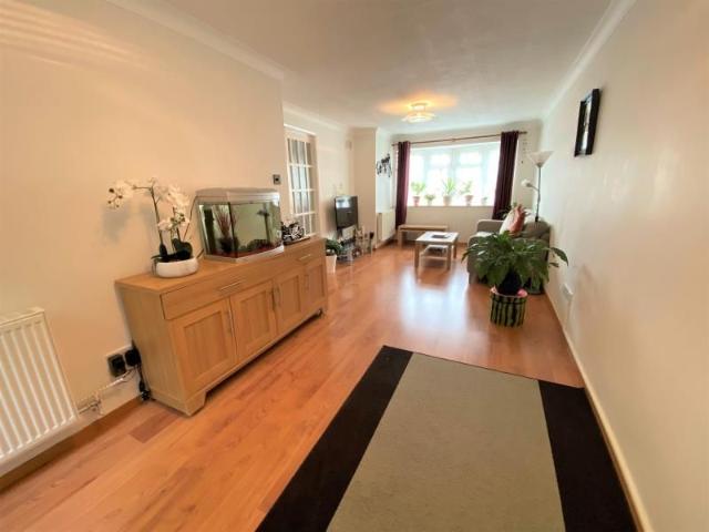 De Lara Way, Woking, Surrey, GU21
