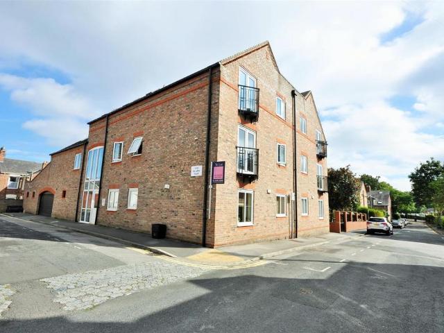 De Little Court, Vine Street, York 2 bed flat to rent £1,150 pcm £265 pw
