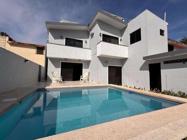 DE MONTEJO VENTA CASA EN GONZALO GUERRERO A 350 MTS DE AV.PROLONGACION PASEO