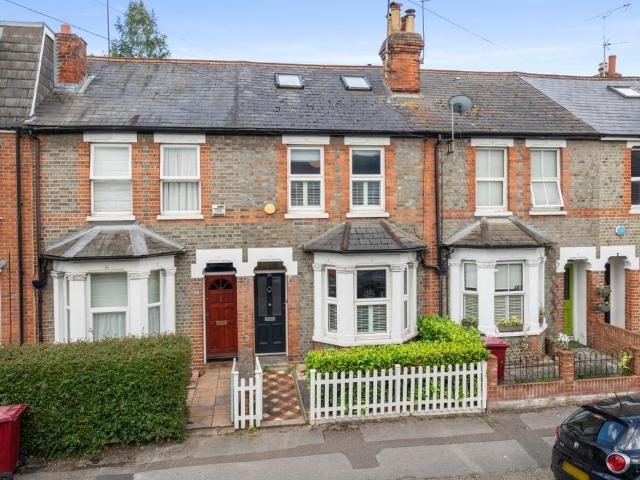 De Montfort Road Reading RG1 3 bed terraced house to rent £3,750 pcm £865 pw