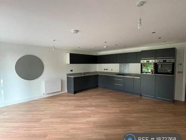 De Normanville Avenue, Leamington. 2 bed flat to rent £1,850 pcm £427 pw