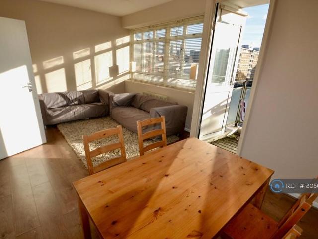 De Quincey House, London, SW1V 3 bed flat to rent £3,100 pcm £715 pw