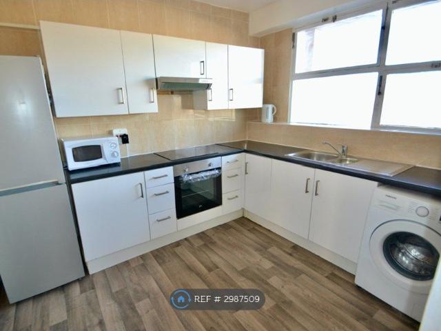 De Quincey House, London SW1V, 3 bed flat to rent, £3,200 pcm | PrimeLocation