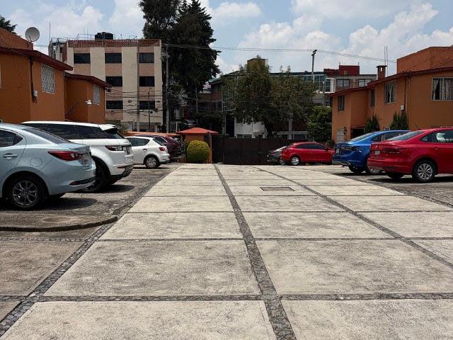 De renta casa en condominio