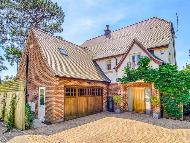 De Redvers Road, Poole, Dorset, BH14 4 bed detached house to rent £4,000 pcm £923 pw