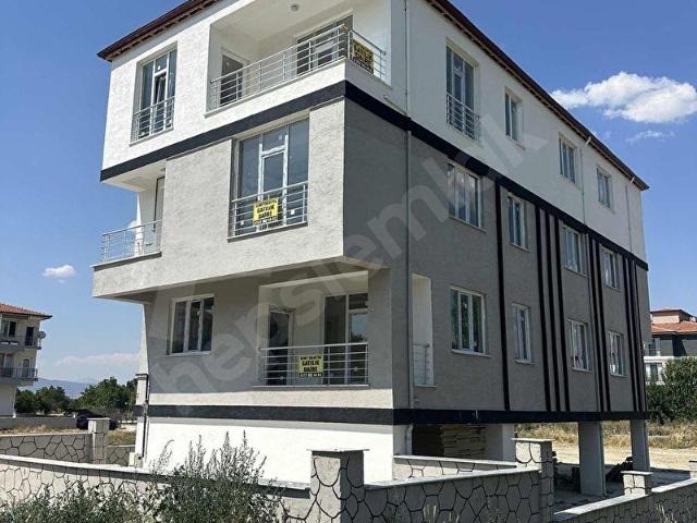 DEMET EMLAK'TAN HIZIRİLYAS MAHALLESİNDE SATILIK 3+1 160 M2 DAİRE