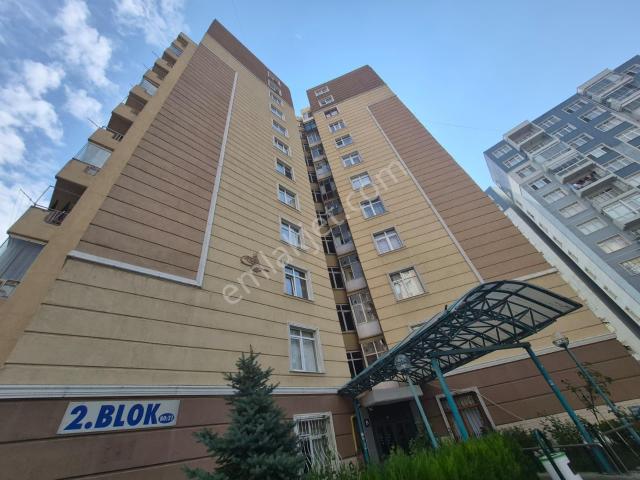 Demetevler Mah'sinde Öz Elif Sitesinde 2+1 Kiralık Daire