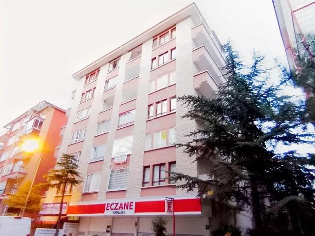 Demetevler 6.cadde Komple Yenilenmiş Asansörlü 3+1 Kiralık Daire