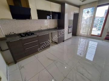 Demetevler'de Metro,kapalı Otopark Full Yapılı Kiralık 4+1 Daire