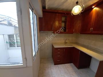 Demetten Uluönder Caddesinde 3+1 Arakat Kiralık Daire.