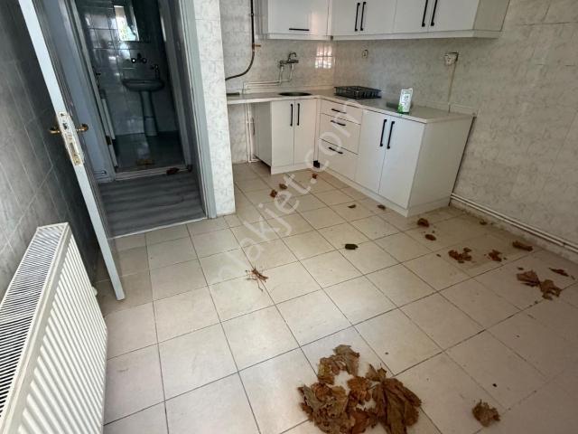 Demetten Gülyakada Arakat Kapalı Mutfak 1+1 Doğalgaz Kiralık.