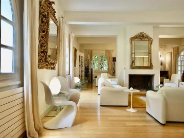 Demeure Montpellier Centre Dans Parc 450m² Montpellier