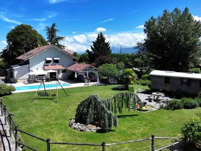 Demeure atypique avec installations équestres – Terrain de 16 832 m²