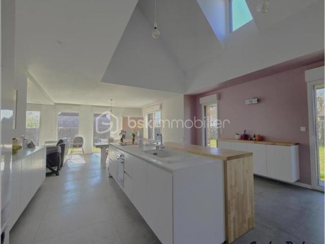 Demeure du Nord individuelle en semi plain pied – 150m², offrant confort moderne, luminosité exceptionnelle et finitions soignées sur une parcelle d'environ 500m²