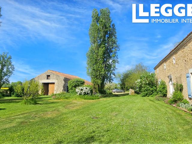 Demeure de caractère XIXe, 430 m², 17 pièces, isolée, parc paysagé 5800 m², piscine, gîtes, grange DPE D