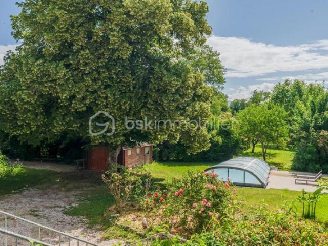 Demeure de caractère en bord de rivière d'Ain – 300 m² habitables – Piscine – Activité chambres d'hôtes
