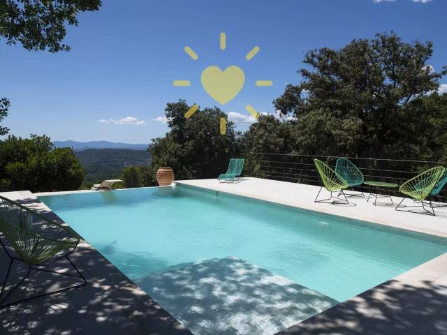 Demeure de Charme à Callas avec Piscine et Vue Panoramique 200m² Callas