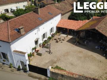 Demeure de charme rénovée 225 m² – Potentiel exceptionnel – Hameau calme à 10 minutes de Civray et de Ruffec