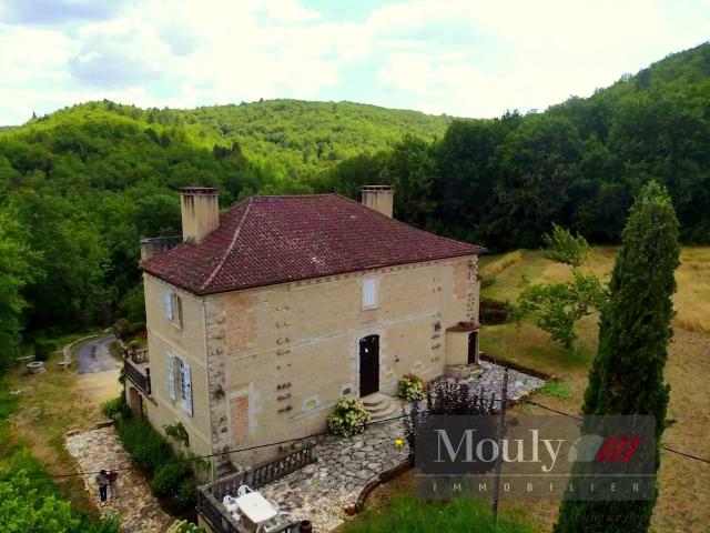 Demeure De Charme Situee Dans La Belle Vallee Du Lot 268m² Anglars Juillac