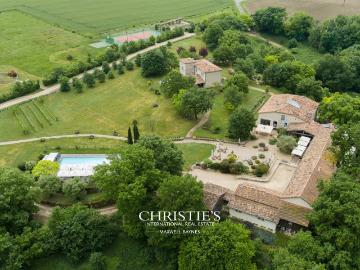 Demeure de Lomagne Grandeur et noblesse d'un domaine Gasco. 1000m² Avezan