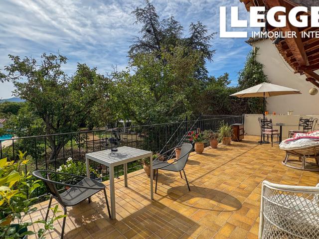 Demeure de Prestige entre Carcassonne et Limoux avec Piscine, Garage et Atelier