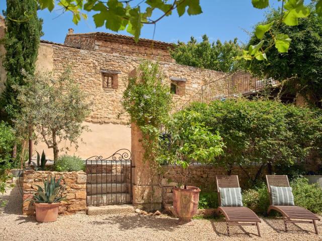Demeure de village à 8.5 kms d'Uzès 472m² Uzès