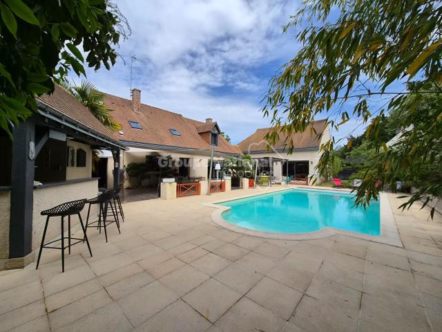 Demeure d'Exception à Vendre à 20km de Tours 7 Pièces, 286. 286m² Monts