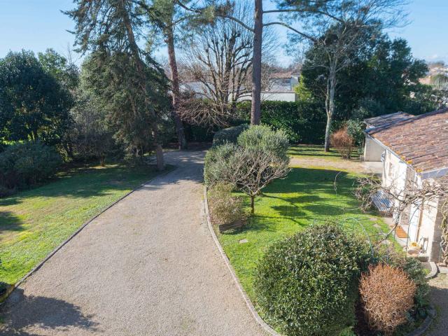 Propriete En Pierre 310 M2 4/5 Ch Maison D'amis De 50. 310m² Carignan De Bordeaux