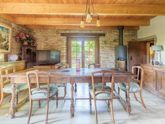 Demeure en pierres avec piscine proche d’Épinal 309m² Dounoux