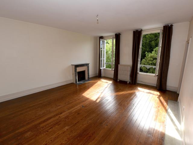 DEMEURE FAMILIALE FORT POTENTIEL 1H50 DE PARIS 280 M2