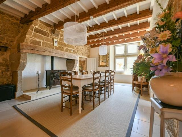 Demeure historique de 228 m², à 12.5 km d'Uzès