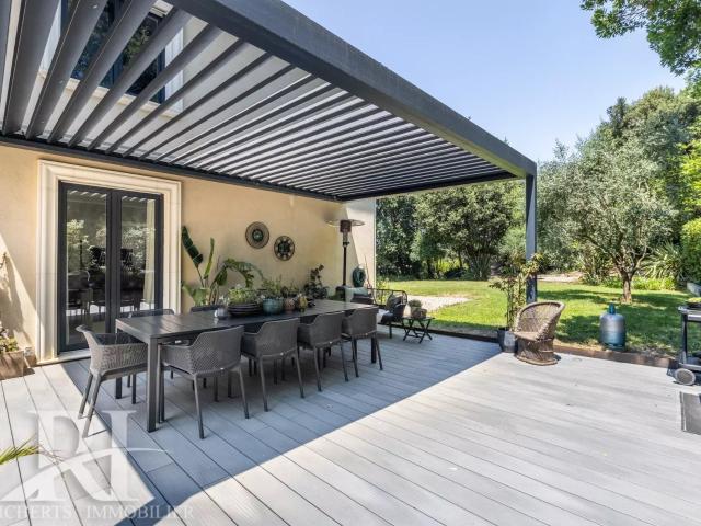 Demeure Valbonne avec piscine 263m² Valbonne