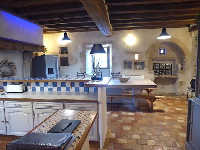 Demeure XVe avec piscine sur 2264 m2 250m² La Châtre