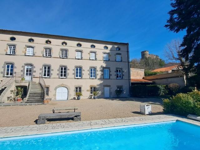 Demeure XVIIIe à 23 km de Clermont Ferrand 457m² Clermont Ferrand